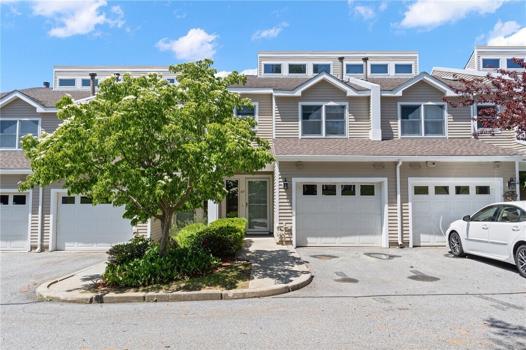 43 Lawton Brook Lane Unit 43 House Rental in Portsmouth, RI