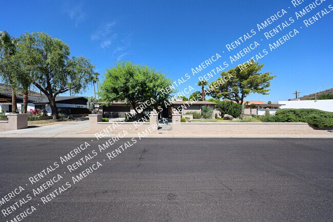 Foto del edificio - 13242 N 11th Ave