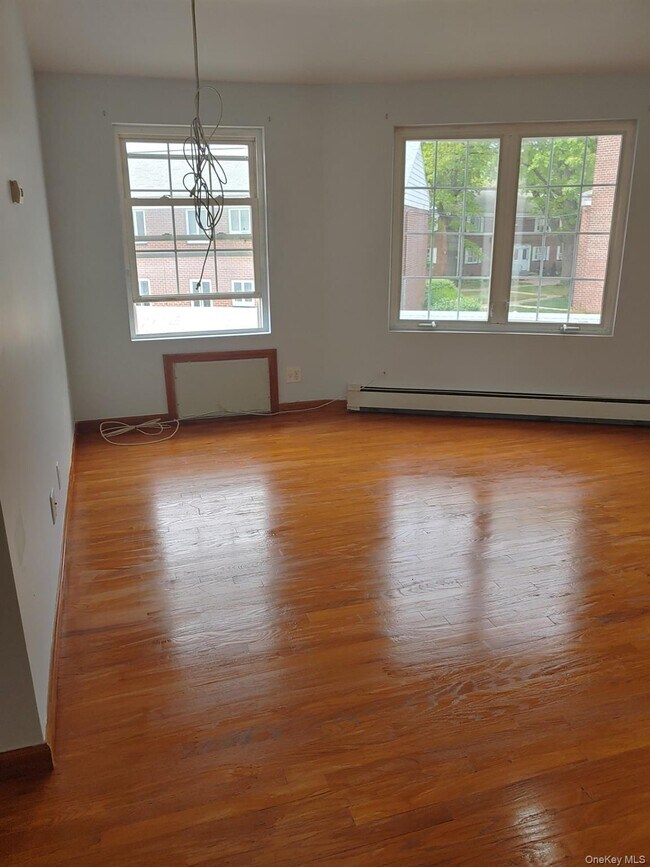 Foto del edificio - 86-32 231st St