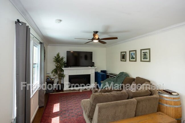 Building Photo - 6197 Edwards Dr
