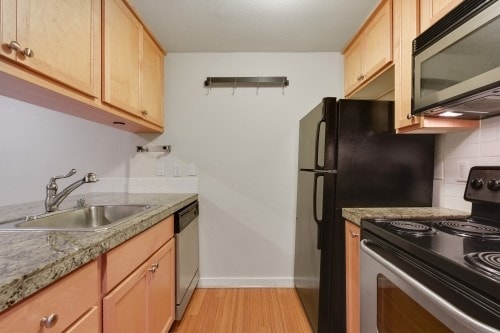 Building Photo - Rodgers Park Condo - 1 bedroom