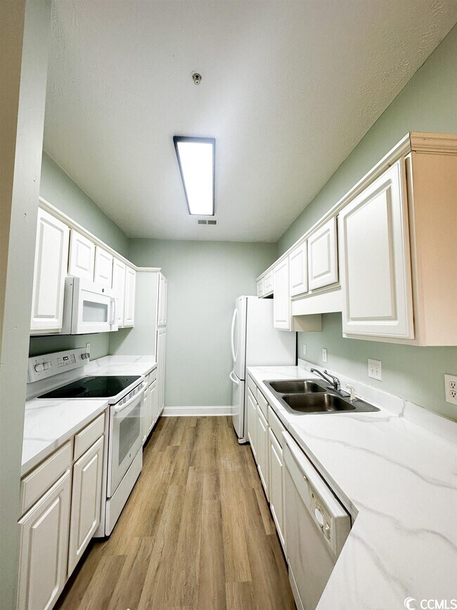 Foto del edificio - 100 Fountain Pointe Ln