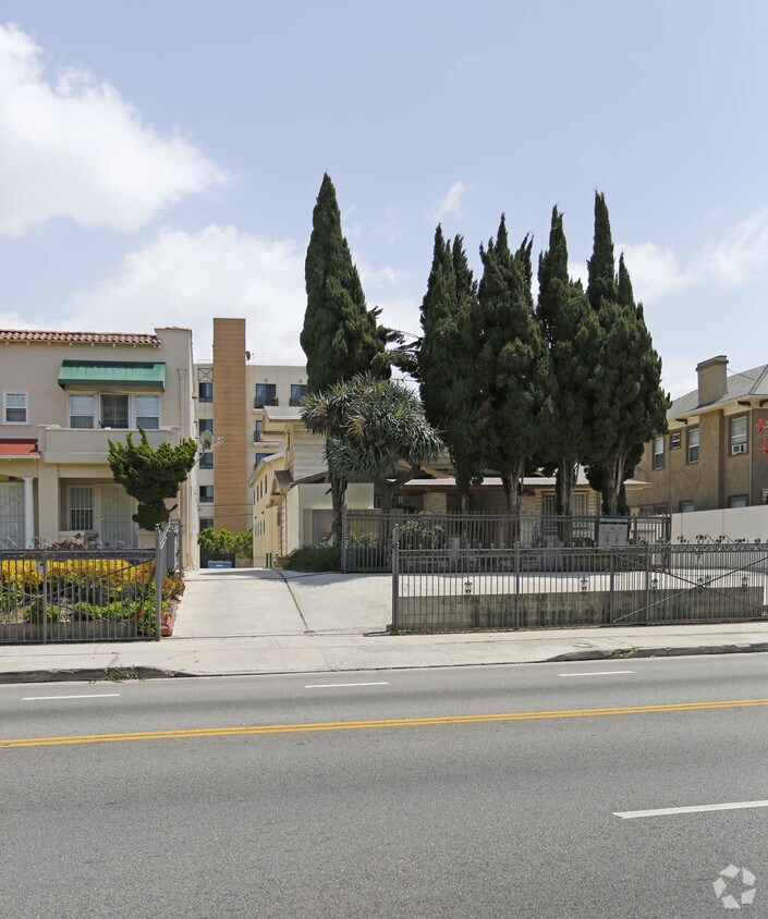 Building Photo - 316 S Wilton Pl