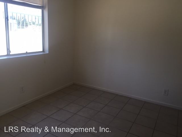 Building Photo - 20463 Vanowen St