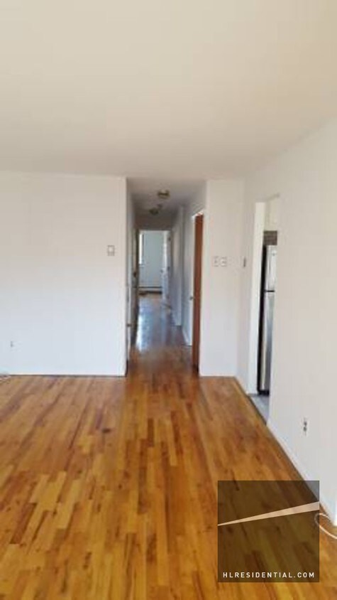 Building Photo - 4344 161st St