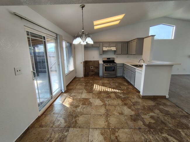 Foto del edificio - 2218 Heritage Manor Dr