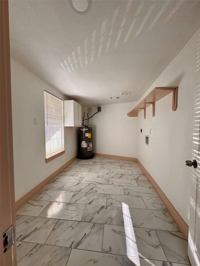Foto del edificio - 4613 Dewberry St