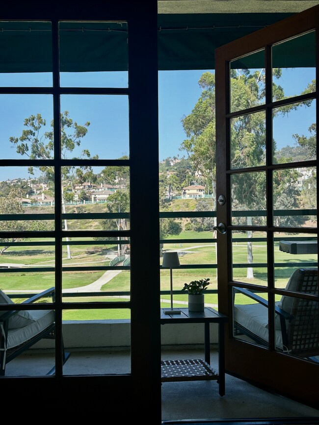Foto del edificio - 2556 Navarra Dr