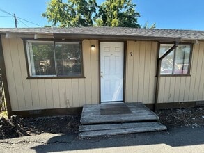 Building Photo - 2125 Biehn St