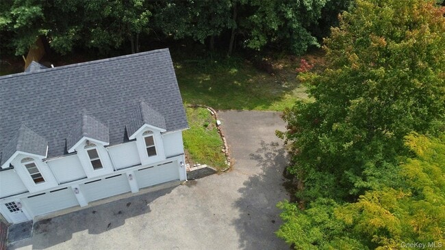 Building Photo - 19 Friendship Ln
