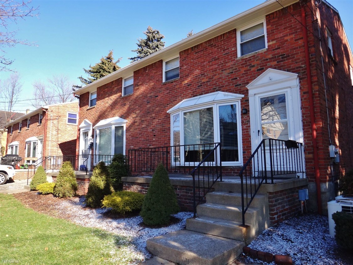 3 br, 1 bath - 130 Lexington Ave - 3 br, 1 bath  - 130 Lexington Ave