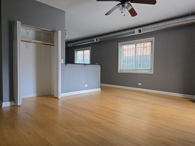 Building Photo - 2410 W Flournoy St