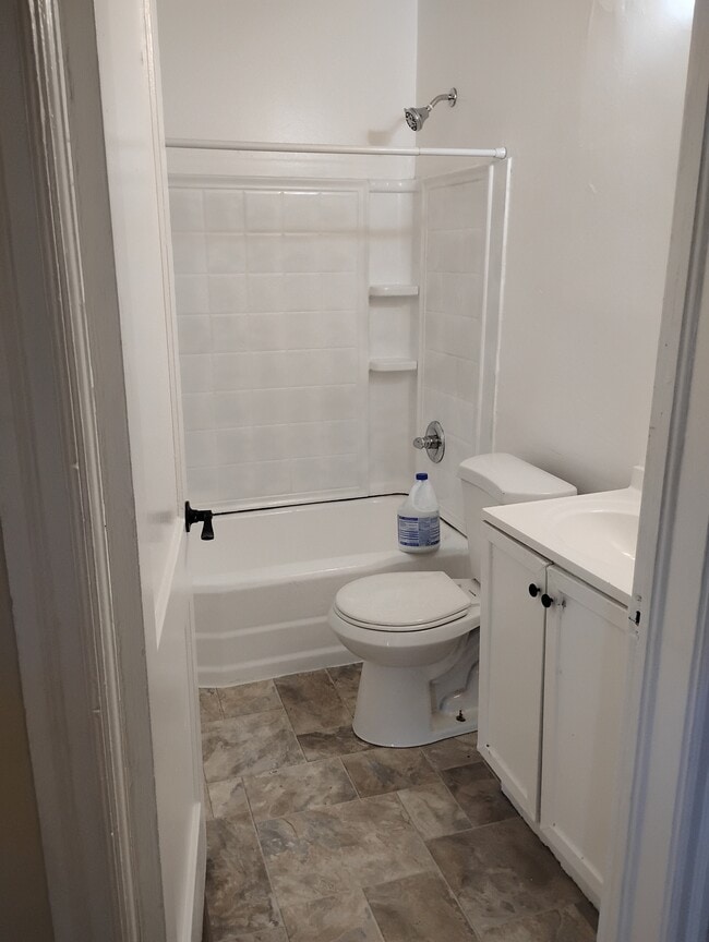 Building Photo - 1240 Alta Vista Dr