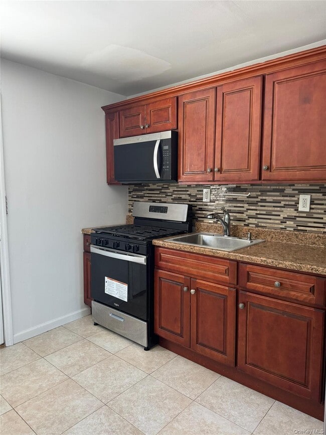 Building Photo - 221 Woodland Ave