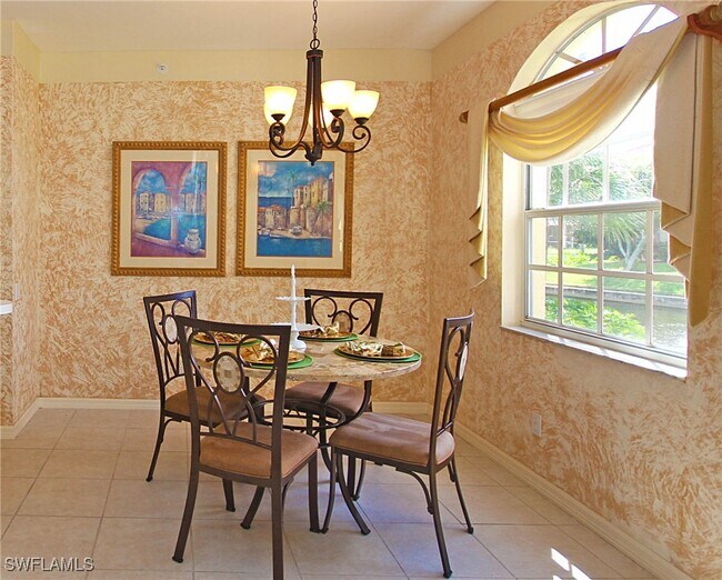 Building Photo - 500 L'Ambiance Cir