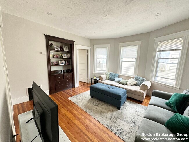 Building Photo - 37 Sudan St