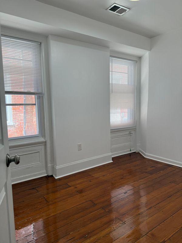 Building Photo - 1732 Mt Vernon St