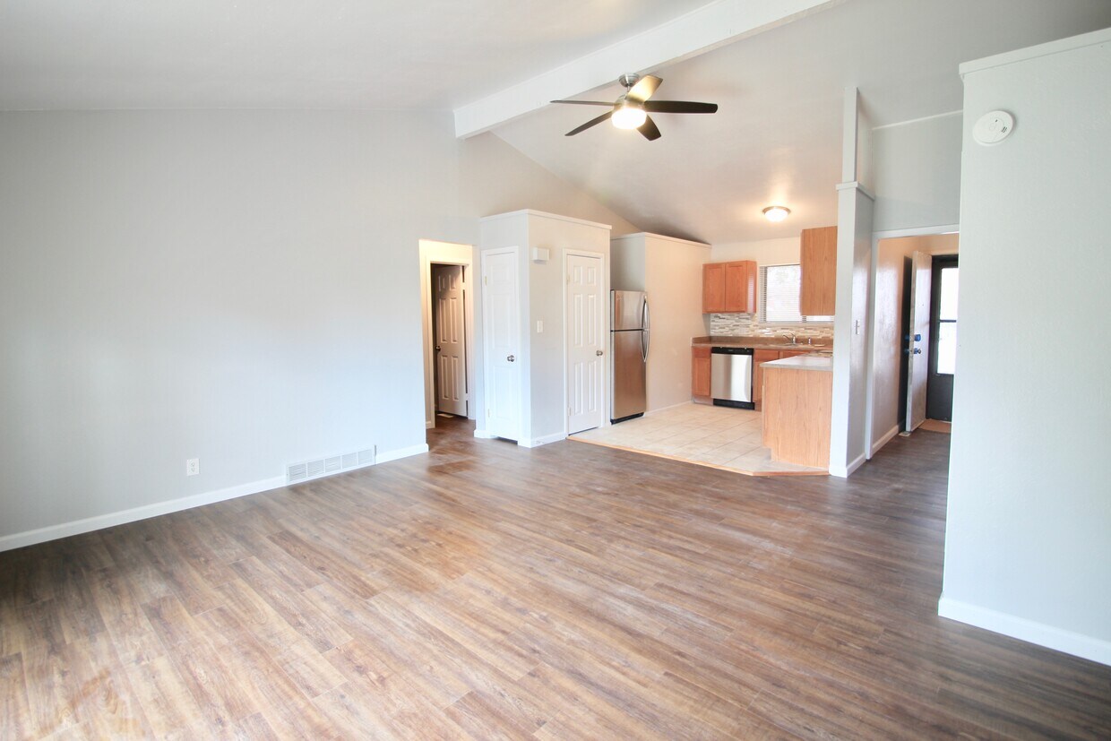 Primary Photo - 1631 Tabor St