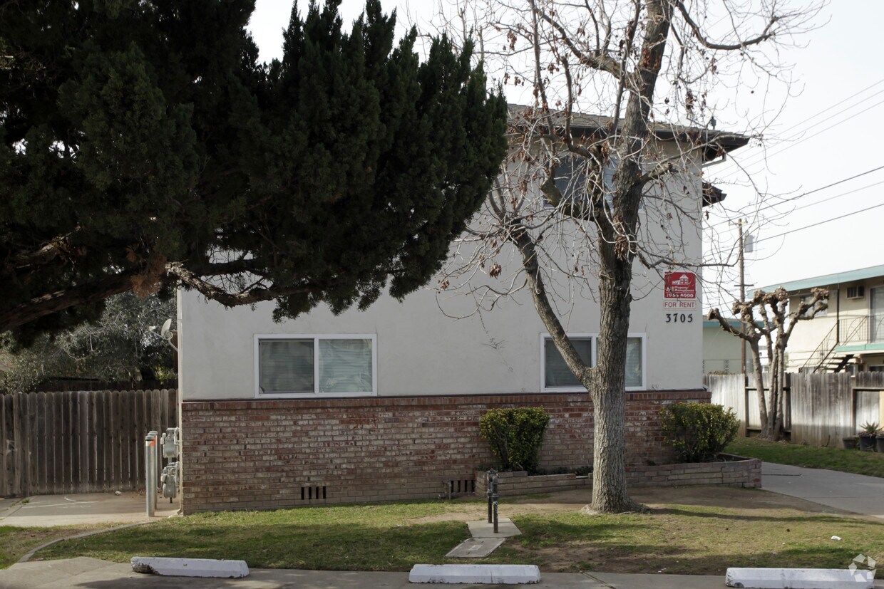 Foto del edificio - 3705 Morse Ave