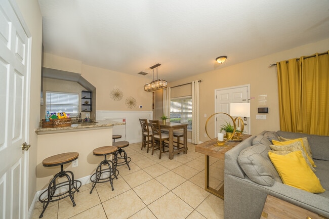 Photo - 205 E Kirby St House