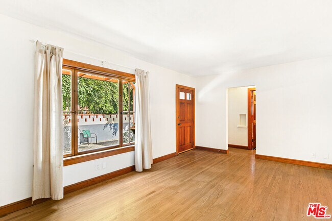 Foto del edificio - 4171 Kraft Ave