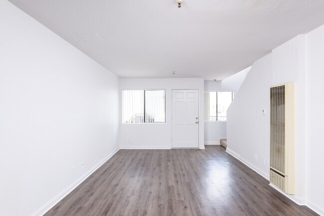 Foto del edificio - 14531 Freeman Ave