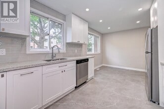 Building Photo - 110 Conway Dr