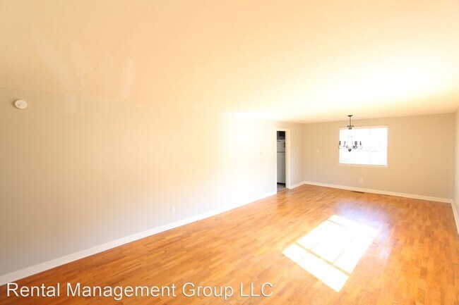 Building Photo - 3 br, 1.5 bath House - 448 20th Avenue South