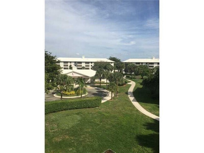 Foto del edificio - 3650 Whitehall Dr