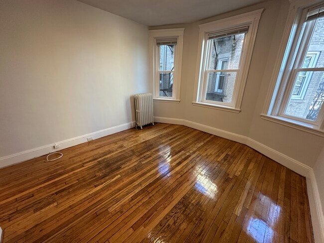 Building Photo - 32 Worthington St