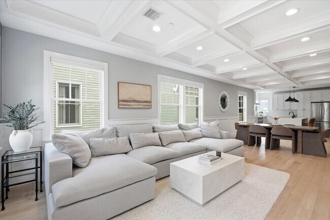 Foto del edificio - 613 E 6th St