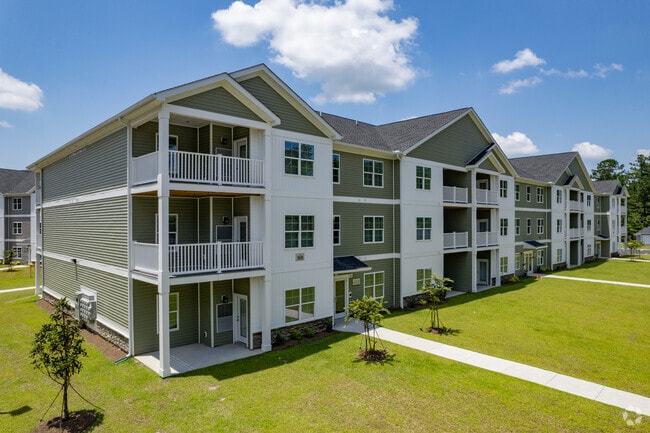 Building Photo - Lakeview Terrace