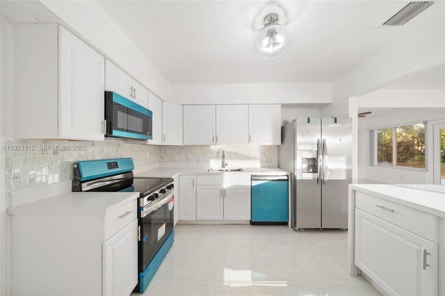 Building Photo - 1151 NW 81st Ave