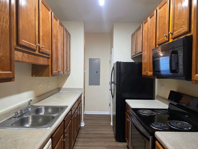 Building Photo - 213 Shenandoah Dr