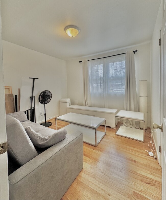 Building Photo - 505 Delmar Rd