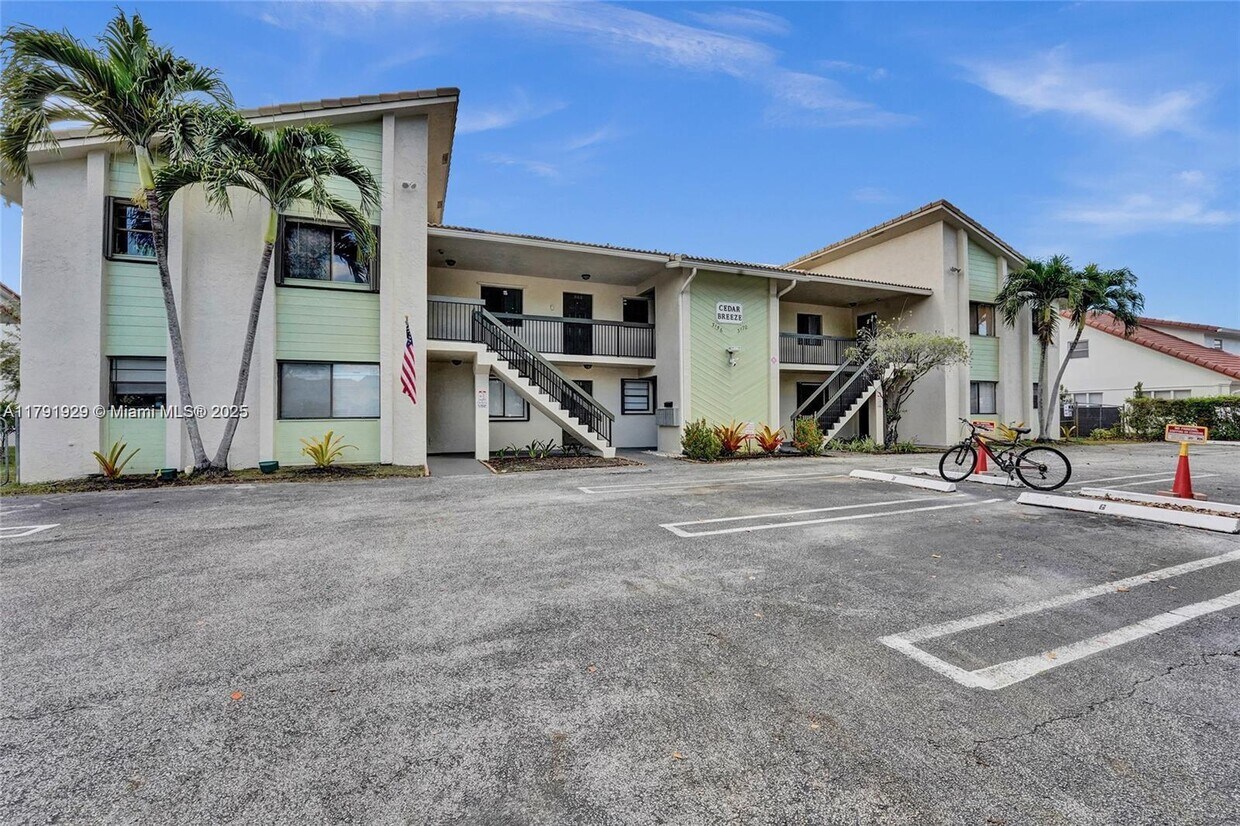 Foto principal - 3158 Coral Springs Dr