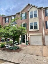 Building Photo - 921 Rolfe Pl