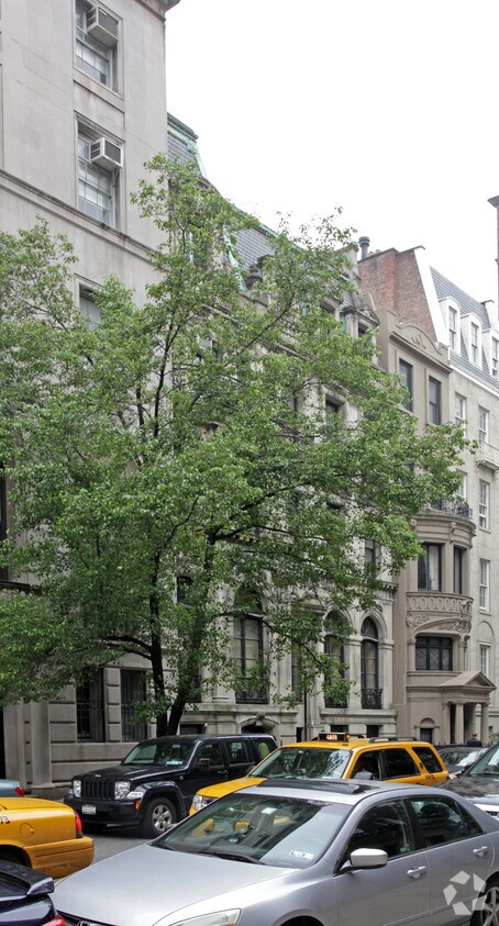 40 - 42 E 68th St - 40-42 E 68th St