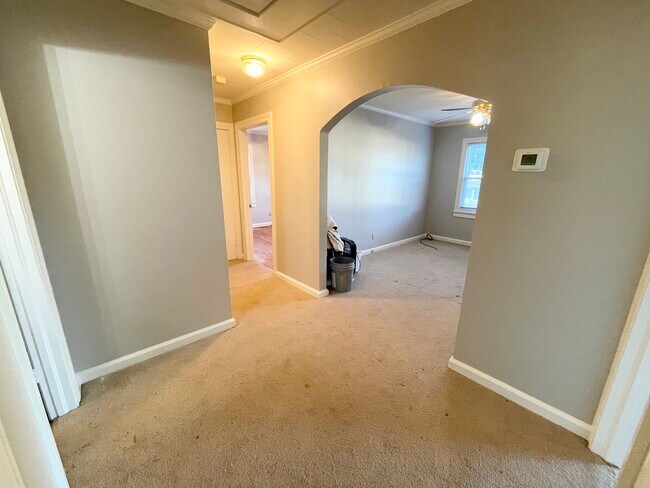 Foto del edificio - 904 Evelyn Ave