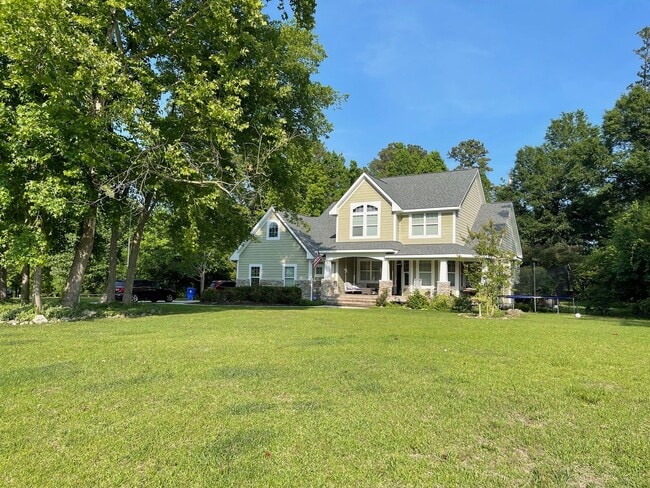 CASTLE LAKES - HOME W/ POOL - CASTLE LAKES - HOME W/ POOL