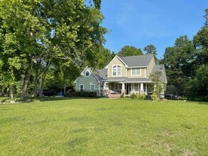 Building Photo - 5004 Birds View Ct