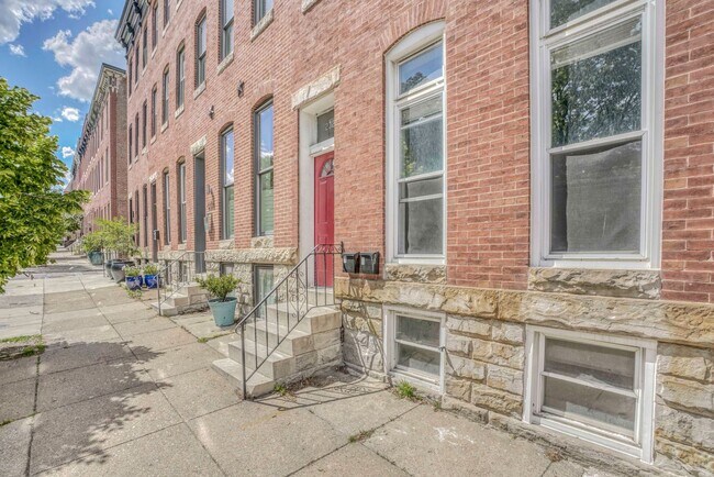 Foto del edificio - 2324 E Baltimore St