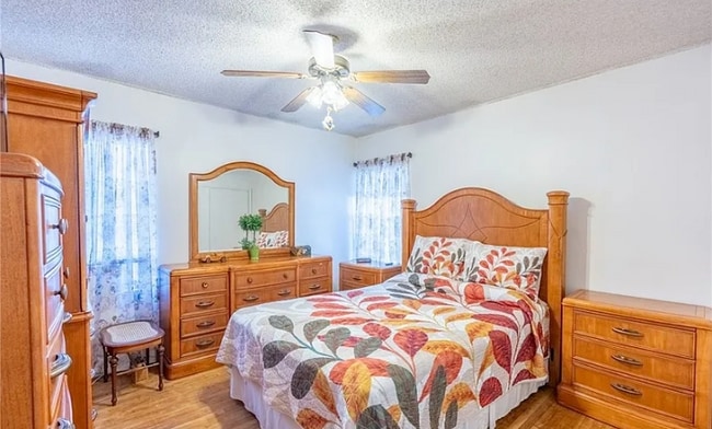 Foto del edificio - 5915 Fishburn Ave