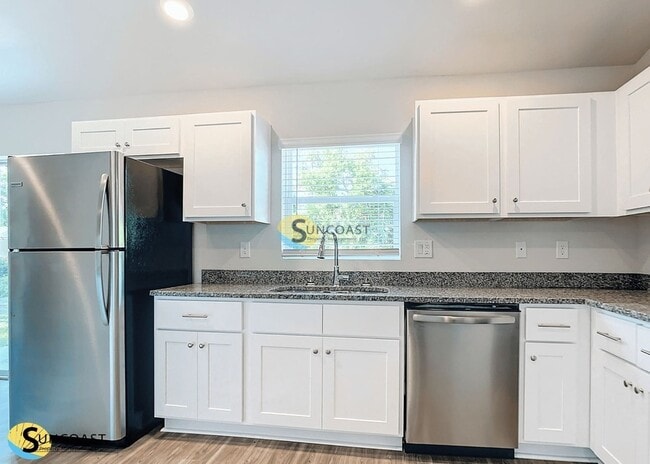 Building Photo - 33 Pine Radial