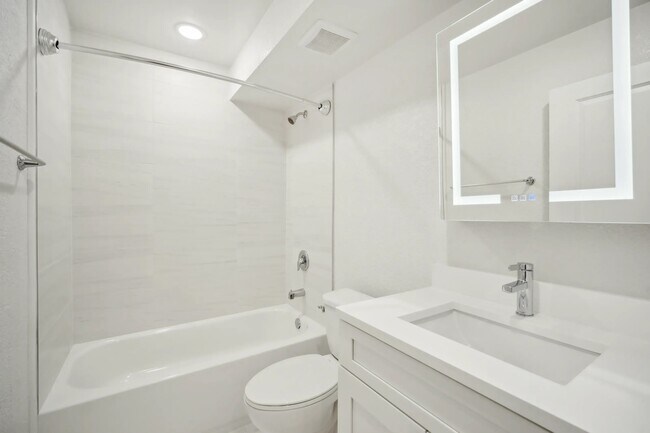 Baño - 3001 W. Horatio