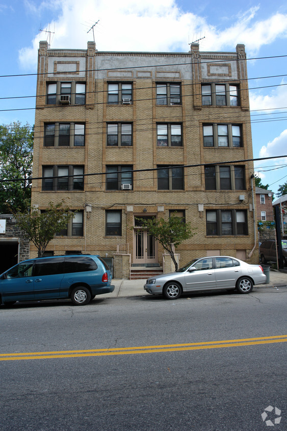 Primary Photo - 280 Mclean Ave