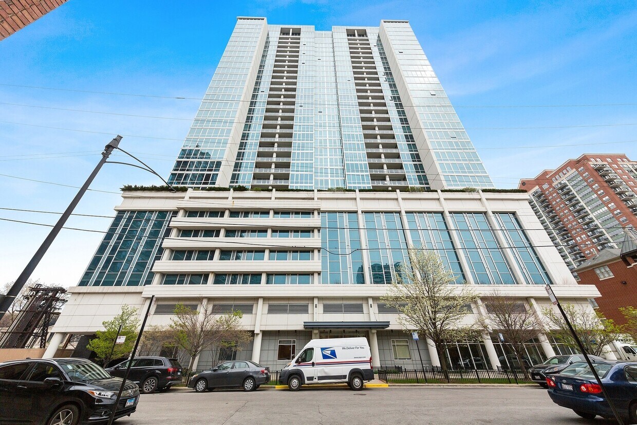 Foto principal - 1629 S Prairie Ave