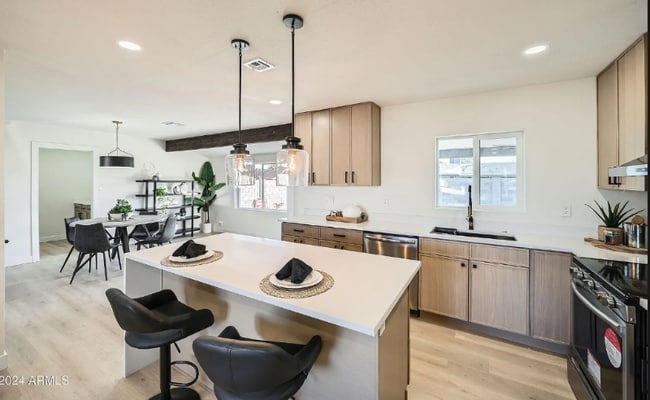 Photo - 2241 E Janice Wy House