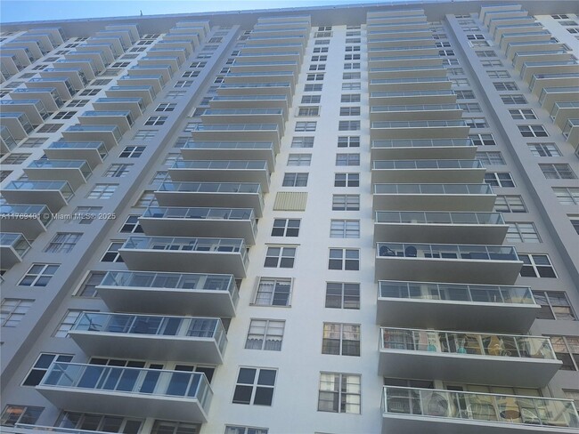 Building Photo - 230 174th St
