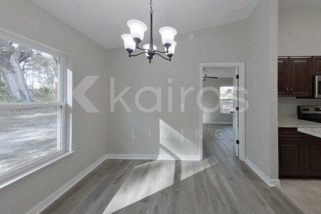 Building Photo - 820 Marion Oaks Manor